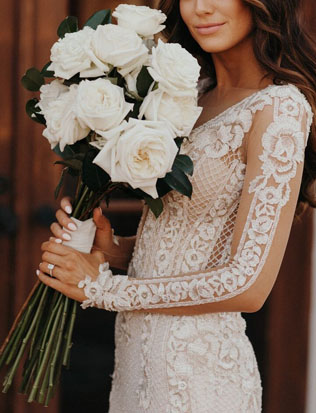 высокий букет невесты, свадебный букет 2021, букет из цветов с высокими стеблями 