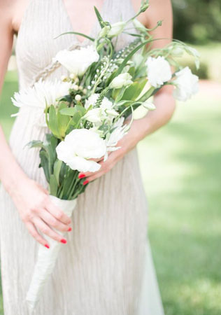 высокий букет невесты, свадебный букет 2021, букет из цветов с высокими стеблями 