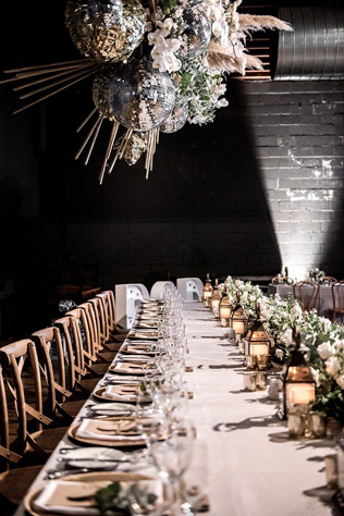 зеркальные шары в декоре свадьбы, диско шар на свадьбе 