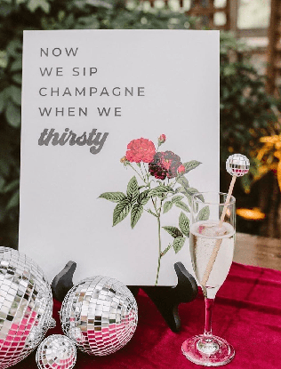 зеркальные шары в декоре свадьбы, диско шар на свадьбе 