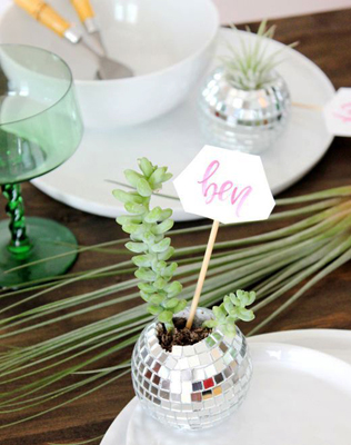 зеркальные шары в декоре свадьбы, диско шар на свадьбе 