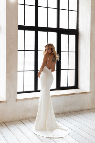 Роскошь в простоте: свадебные платья Eva Lendel 2021 