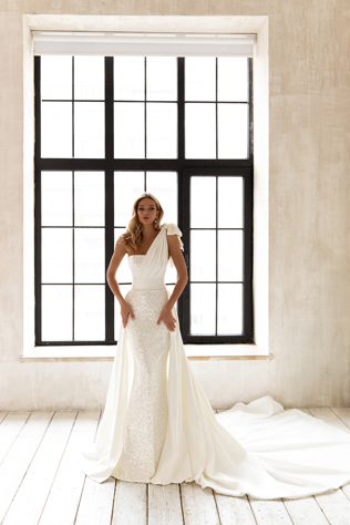 Роскошь в простоте: свадебные платья Eva Lendel 2021 