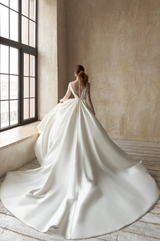 Роскошь в простоте: свадебные платья Eva Lendel 2021 