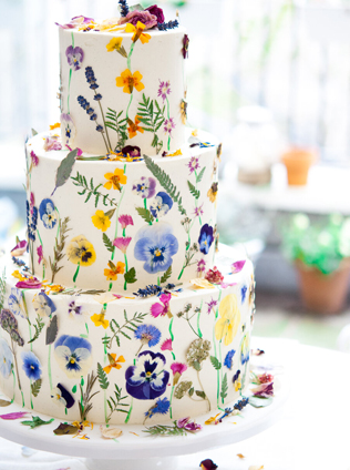 гербарий в декоре свадьбы, торт с высушенными цветами 