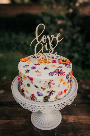 гербарий в декоре свадьбы, торт с высушенными цветами 