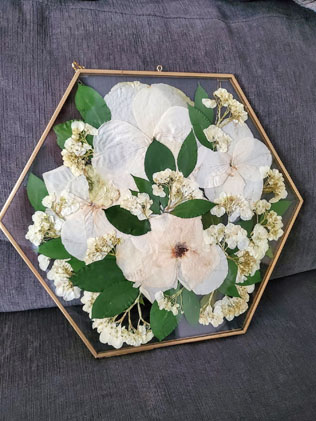 гербарий в декоре свадьбы, панно с высушенными цветами из букета невесты 