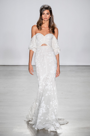 Прозрачный намёк: свадебные платья Inbal Dror 2021 