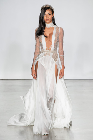 Прозрачный намёк: свадебные платья Inbal Dror 2021 