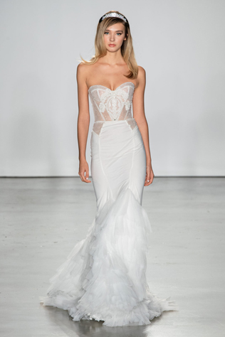 Прозрачный намёк: свадебные платья Inbal Dror 2021 