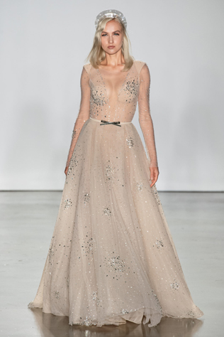 Прозрачный намёк: свадебные платья Inbal Dror 2021 