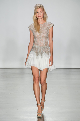 Прозрачный намёк: свадебные платья Inbal Dror 2021 