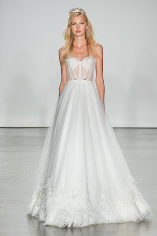 Прозрачный намёк: свадебные платья Inbal Dror 2021 