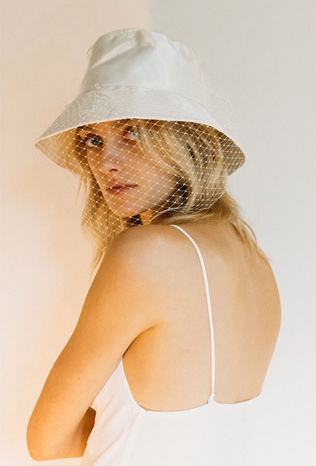 невеста в панаме, белая свадебная панама