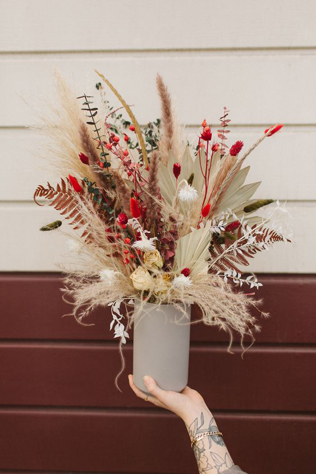 Экзотика на свадьбе: сухие пальмовые листья в декоре, декор столов 