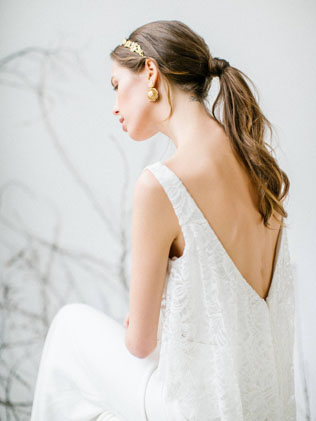 свадебные прически 2022, низкий хвост 