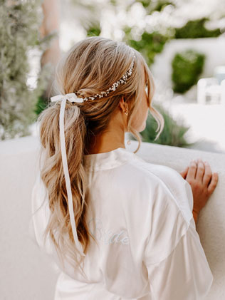 свадебные прически 2022, низкий хвост 