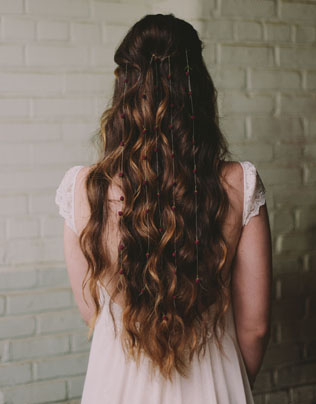 свадебные прически 2022, необычные украшения для причёски 