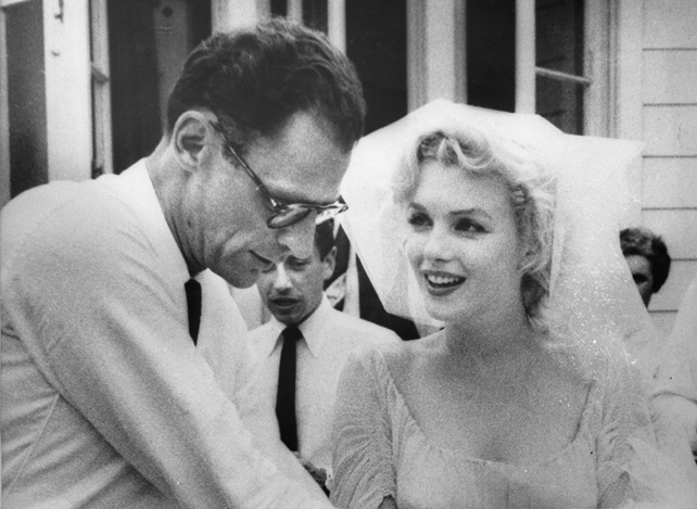 Образ на века: три свадебных платья Мэрилин Монро 
