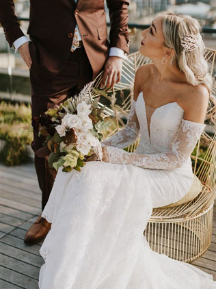 Современный лук для современной невесты: как сочетать перчатки со свадебным платьем в 2022 году 