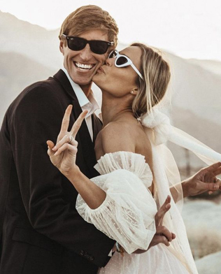 Главный свадебный аксессуар на весну-лето 2022: солнечные очки 