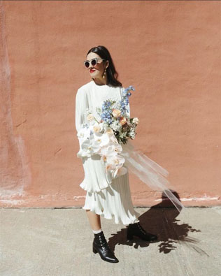 Главный свадебный аксессуар на весну-лето 2022: солнечные очки 