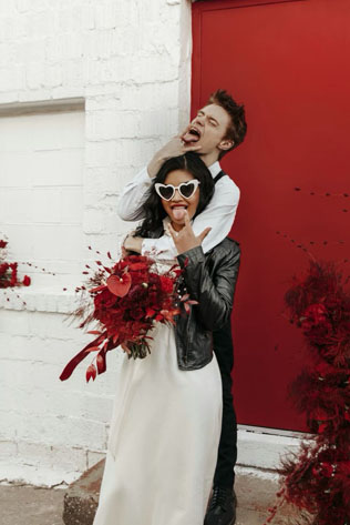 Главный свадебный аксессуар на весну-лето 2022: солнечные очки 