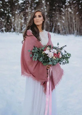 Образ невесты: как не замерзнуть на свадьбе зимой 