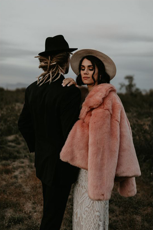 Образ невесты: как не замерзнуть на свадьбе зимой 