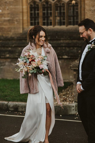 Образ невесты: как не замерзнуть на свадьбе зимой 