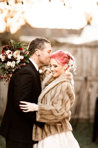 Образ невесты: как не замерзнуть на свадьбе зимой 
