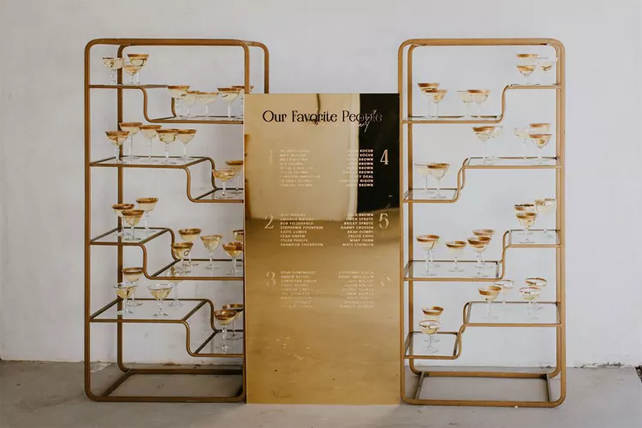 Как оформить стену из шампанского на свадьбе - плюс 20 идей, которые гарантированно впечатлят гостей