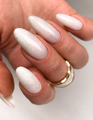 Идеи свадебного маникюра 2023 