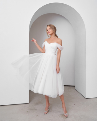 Короткие свадебные платья: трендовые фасоны 