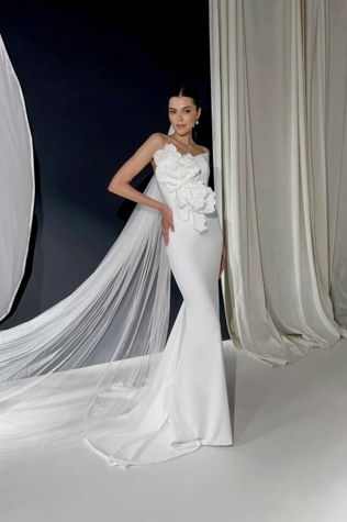 Главный тренд сезона 2023: свадебные платья с объемным верхом 