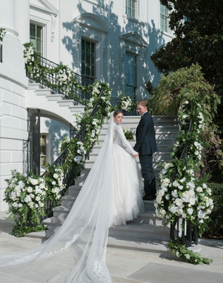 Наоми Байден в Ralph Lauren