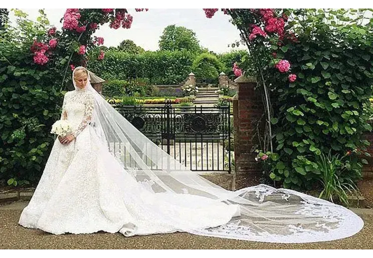 Ники Хилтон в Valentino