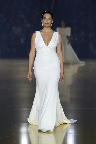 Дань высокой моде: новая коллекция свадебных платьев Pronovias - Versailles Fall 2023