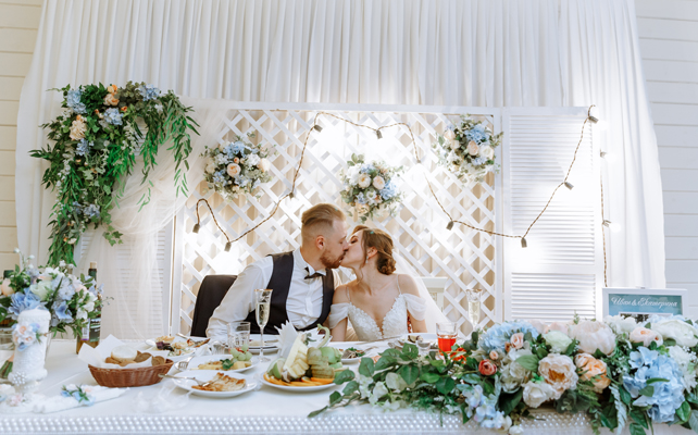 Банкетный зал «Веранда с камином» на 100 персон