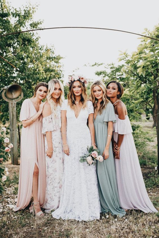 Топ-5 трендов платьев подружек невесты в 2023 году 