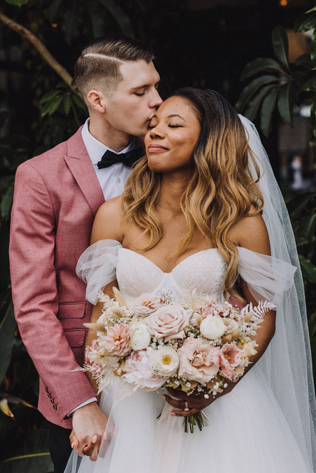 Свадебные прически на длинные волосы: тренды 2023 