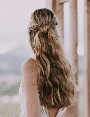 Свадебные прически на длинные волосы: тренды 2023 