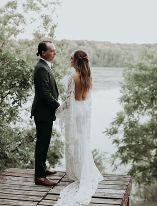 Свадебные прически на длинные волосы: тренды 2023 