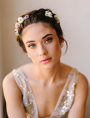 Свадебные прически на длинные волосы: тренды 2023 