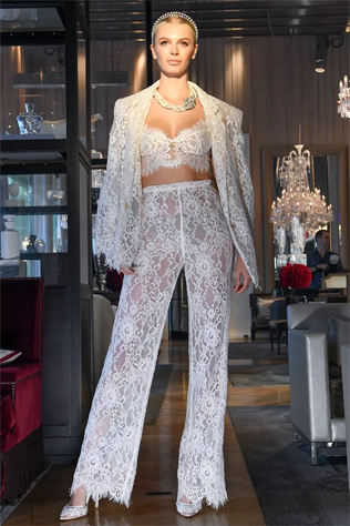 Такие платья наденет только смелая невеста 