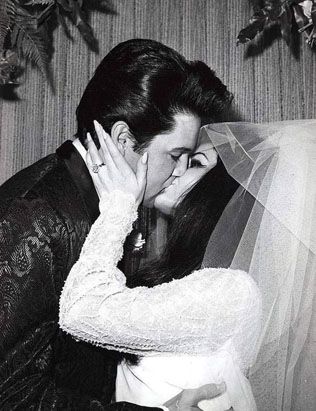 Свадьба Элвиса и Присциллы Пресли в Лас-Вегасе: какой она была? 