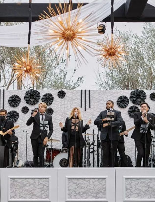 Великий спор: нанять на свадьбу музыкальную группу или диджея? 