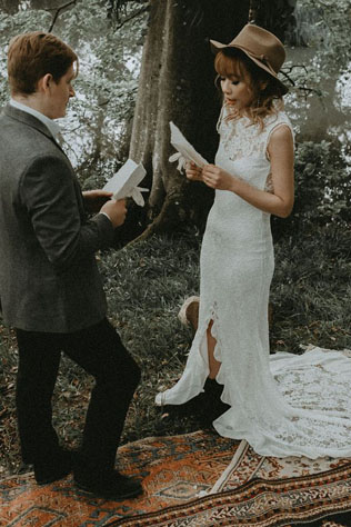 Как написать клятву: примеры свадебной речи 