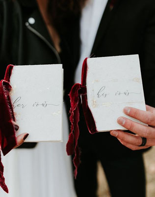 Как написать клятву: примеры свадебной речи 