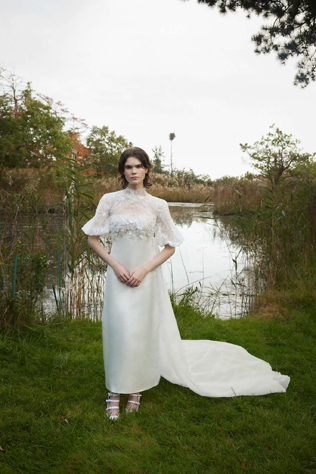 Свадебные платья похожие на ночнушки: коллекция 2024 